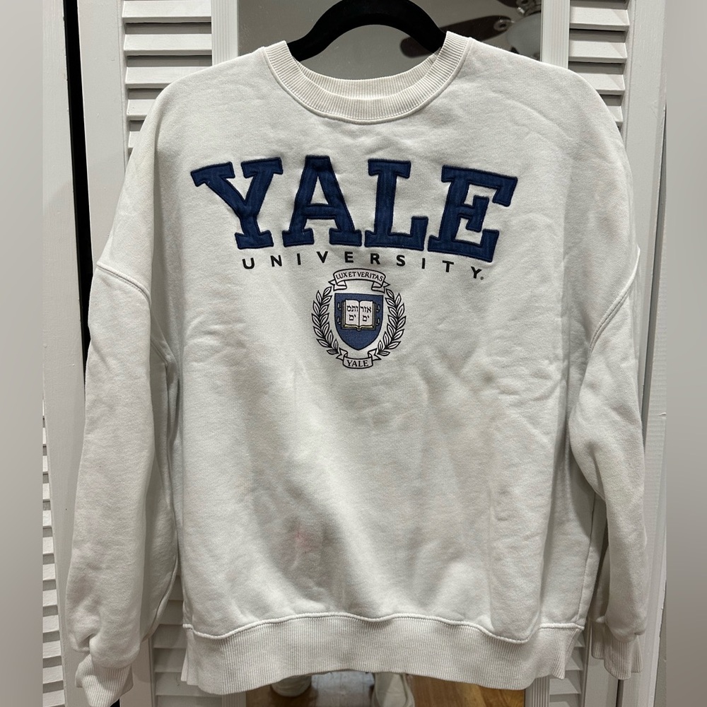 Vintage looking Yale crew neck sweatshirt